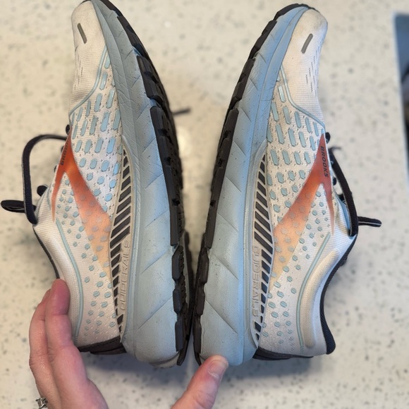 Brooks Adrenaline GTS 22 Light Blue with Orange Accents W9 - Picture 7 of 7